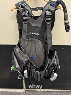 Aqualung Axiom BC Small Black/Charcoal with Inflator Hose