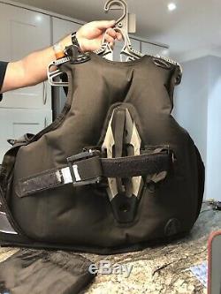 BCD Aqua Lung large Excellent condition with many extras