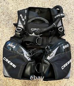 Cressi R1 Scuba Diving BCD Weight Integrated Barely Used Black