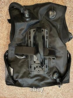 Cressi R1 Scuba Diving BCD Weight Integrated Barely Used Black