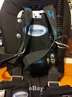 Halcyon eclipse 40 Diving Bcd 40lb lift with 6lb weight