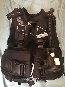 ScubaPro Nighthawk BCD with AIR2 Medium Weight Integrated