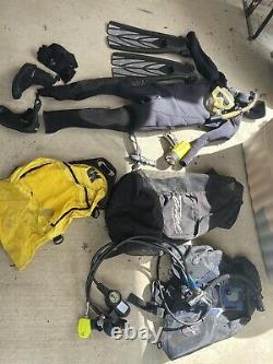 Scuba diving equipment set