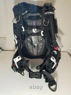 Scubapro Hydros Pro BCD Women's MD with retractor, travel backpack & hose