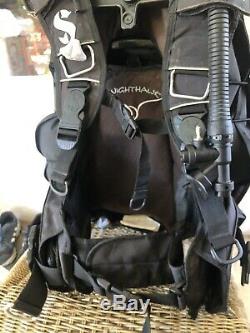 Scubapro KNIGHTHAWK SCUBA Dive BCD Size medium BC Weight Integrated New Inflator