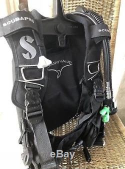 Scubapro KNIGHTHAWK Scuba BCD Small, Air 2 Airsource Inflator Weight Integrated