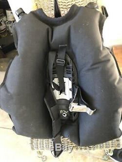 Scubapro KNIGHTHAWK Scuba Dive BCD, Size Large BC Weight Integrated New Inflator