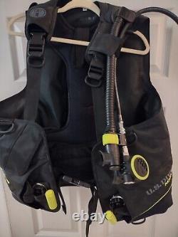 US DIVERS AQUA LUNG COUSTEAU RDS BC withAirmic Regulator looks NEW