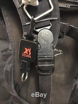 Used SCUBAPro KnightHawk BCD with Air 2 Size MD