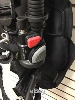 Used SCUBAPro KnightHawk BCD with Air 2 Size MD