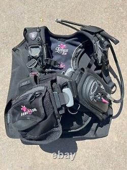 Women's BCD, Aqua Lung Lotus I3, Side Inflate, Black with Pink Accents