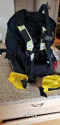 Zeagle Escape Scuba Diving BCD- Size Small. Weight pockets, Whistle. Excellent